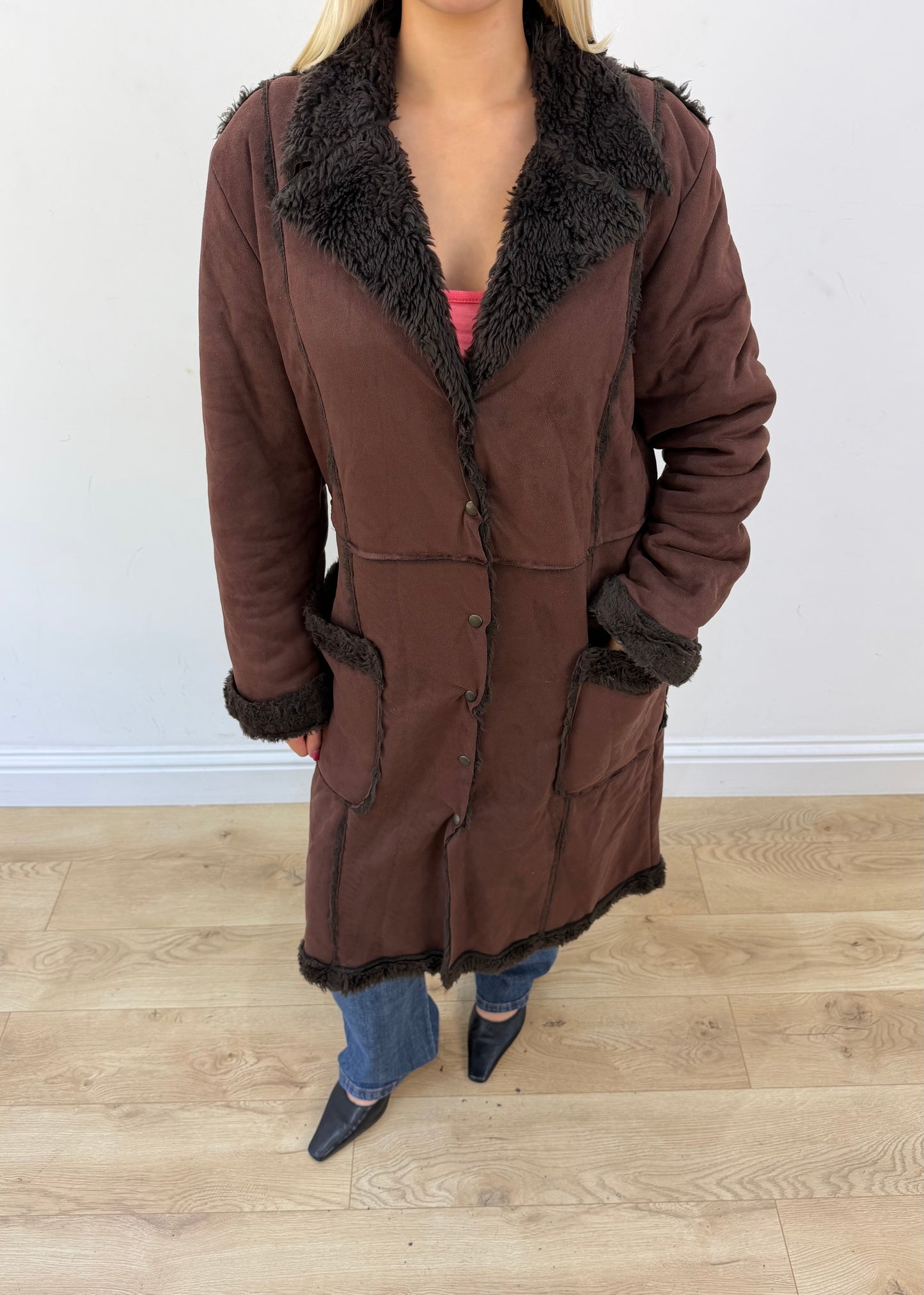medium brown fra.me long coat with faux fur trim 2