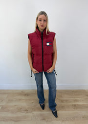medium burgundy tommy hilfiger puffer gilet 1