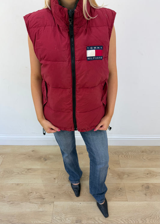 medium burgundy tommy hilfiger puffer gilet 2