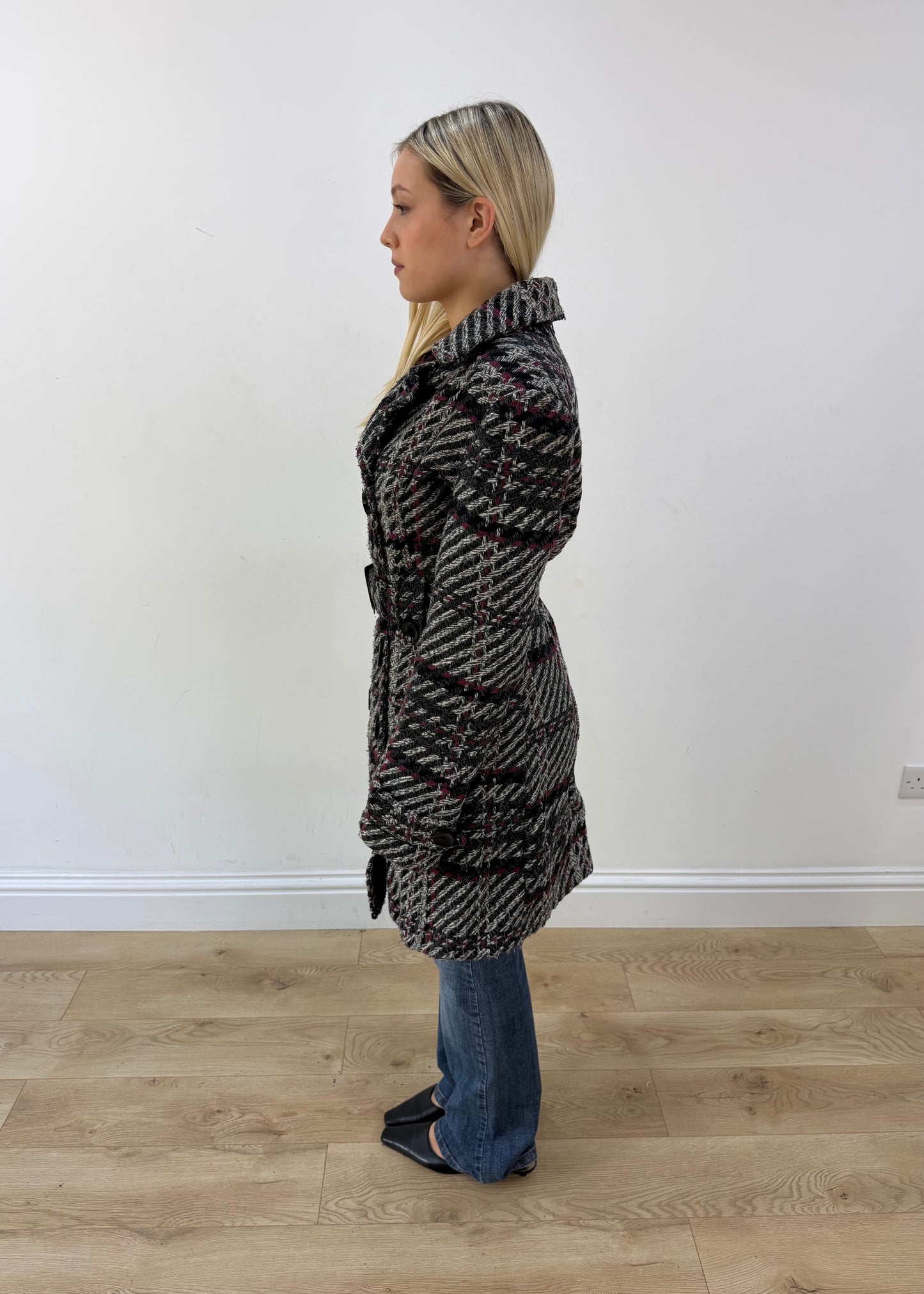medium black and white orsay patterned belted coat image 4