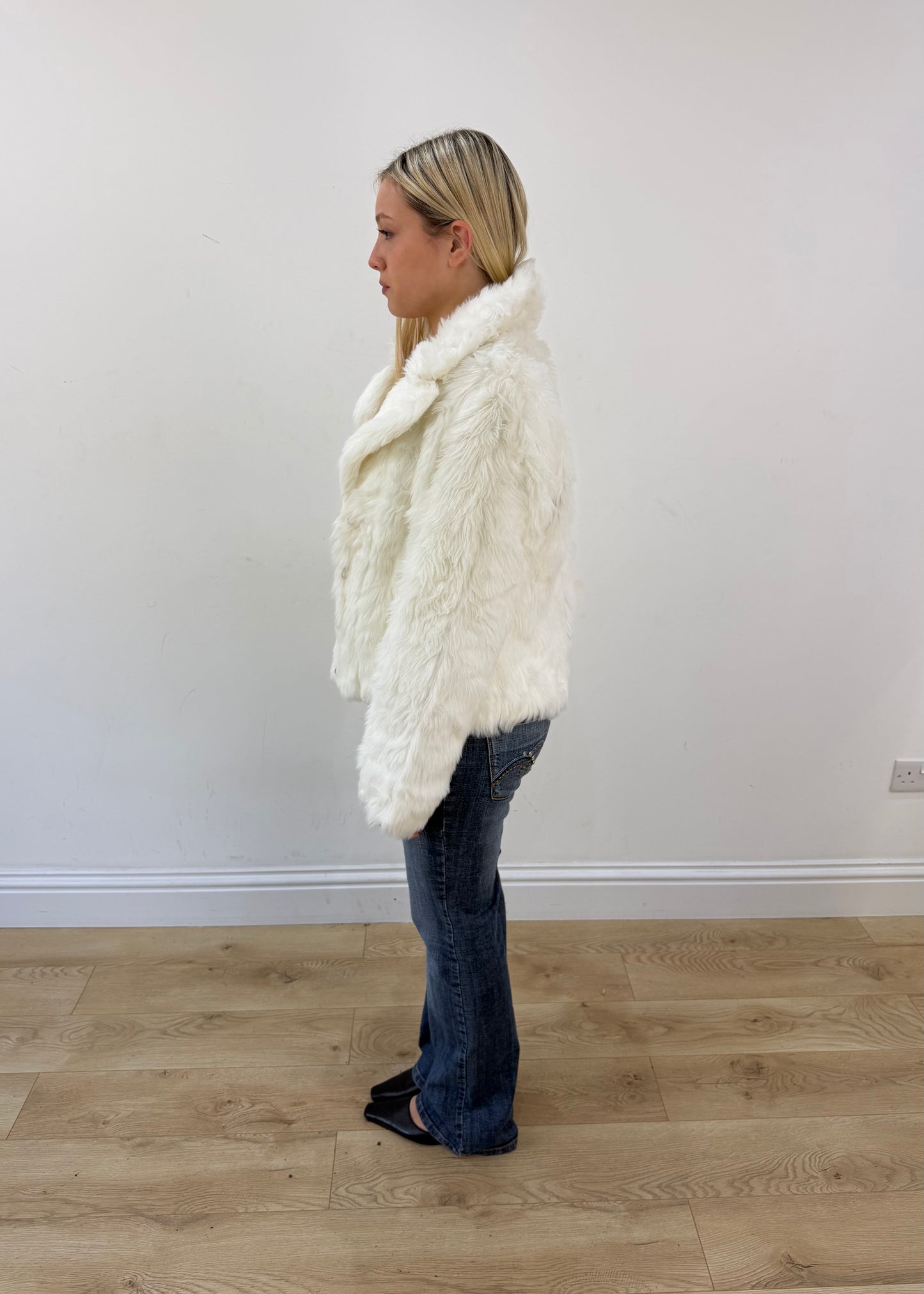 medium white d&h collection faux fur jacket image 4