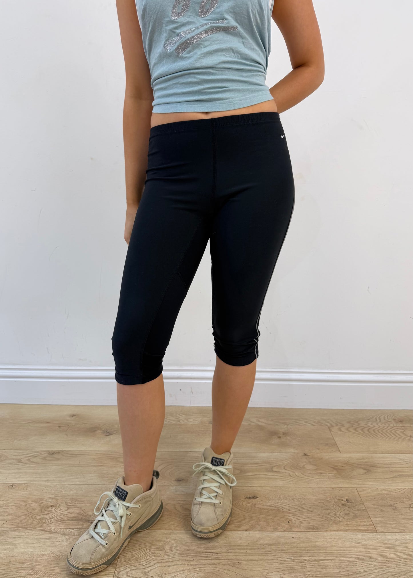 small/medium black nike cropped leggings
