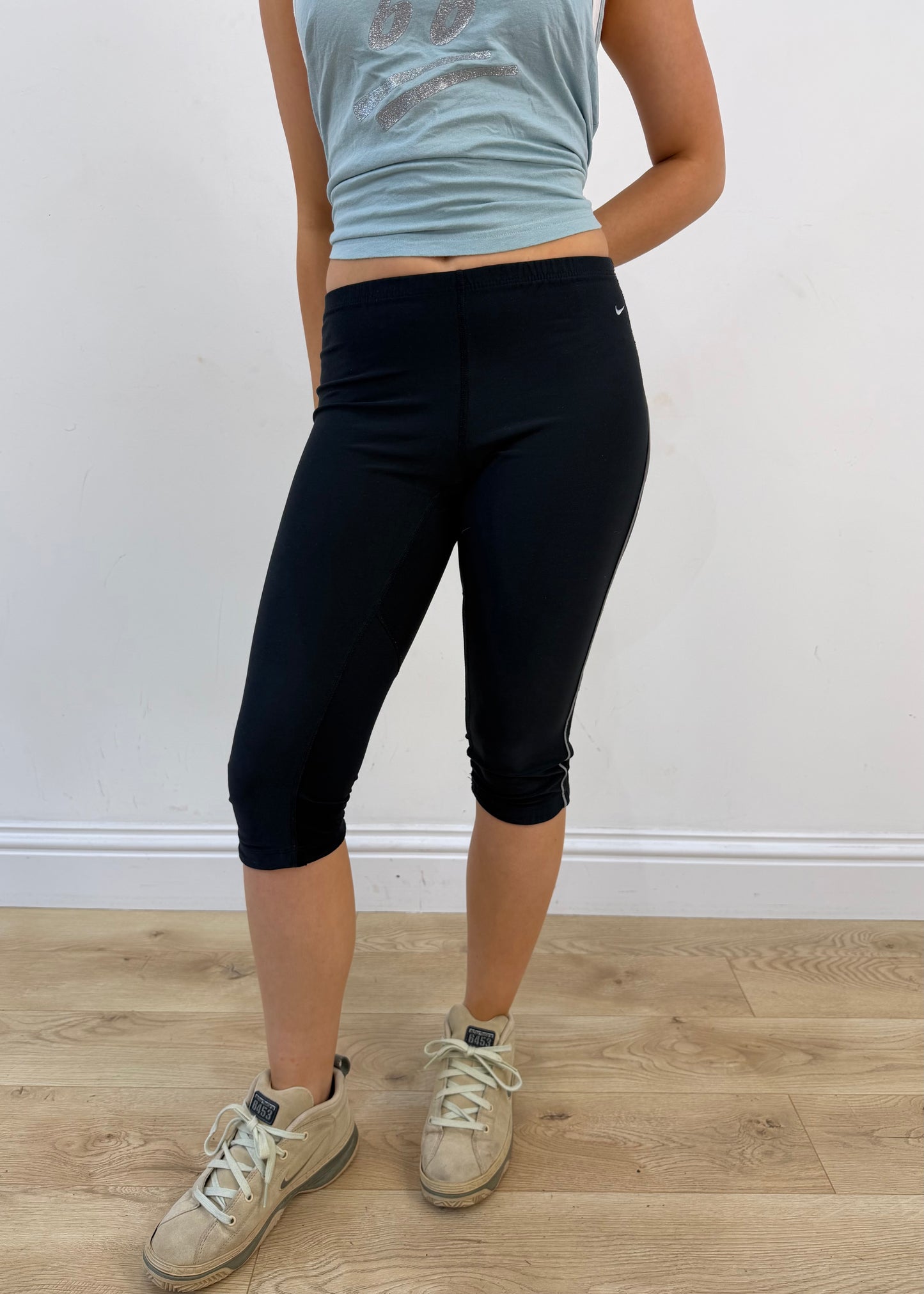 small/medium black nike cropped leggings