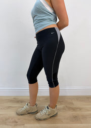small/medium black nike cropped leggings