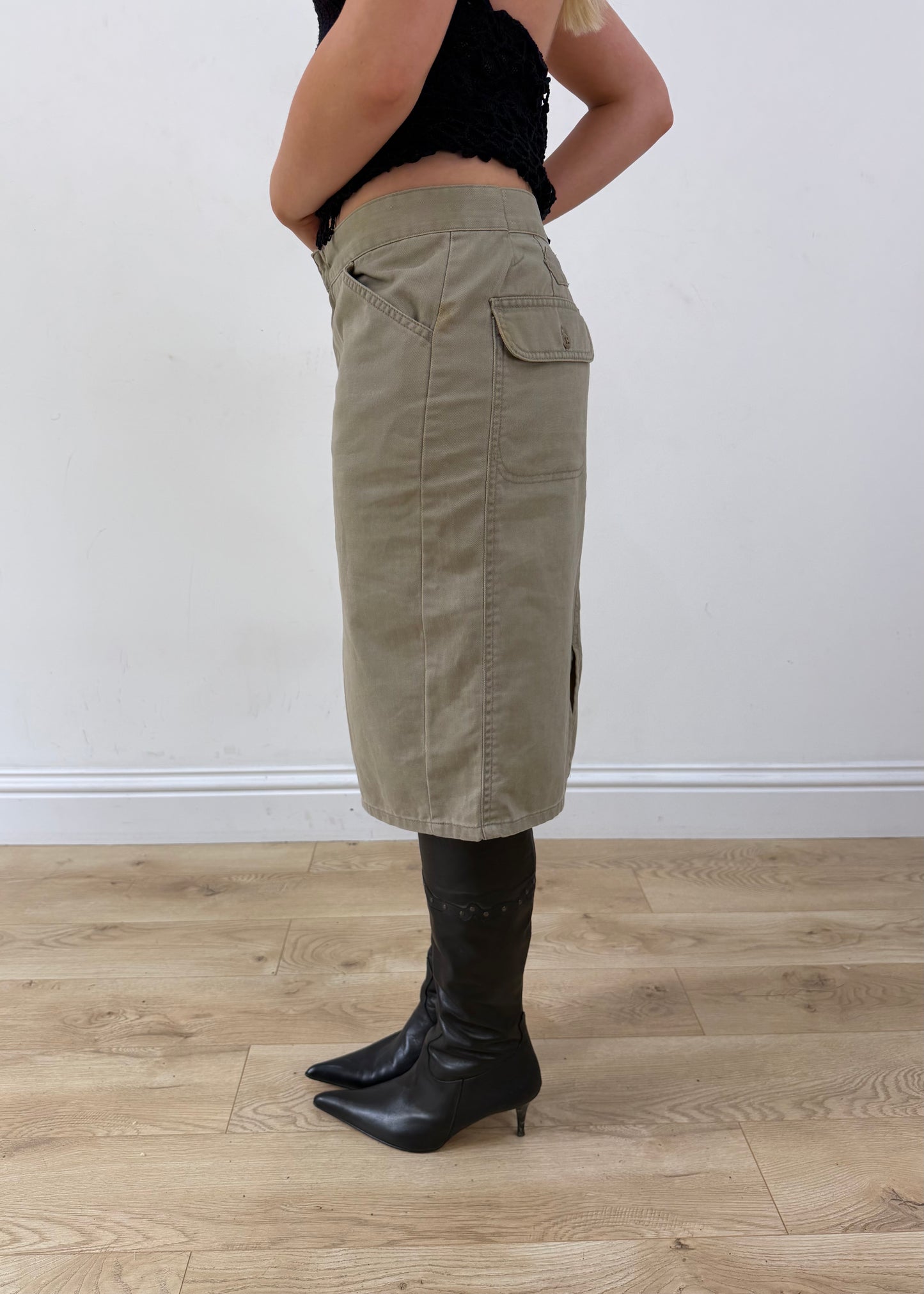 small khaki ralph lauren cargo midi skirt side
