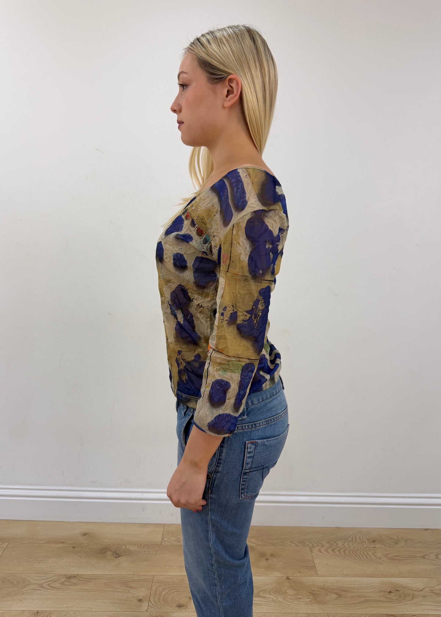 small/medium blue patterned mesh long sleeve top side