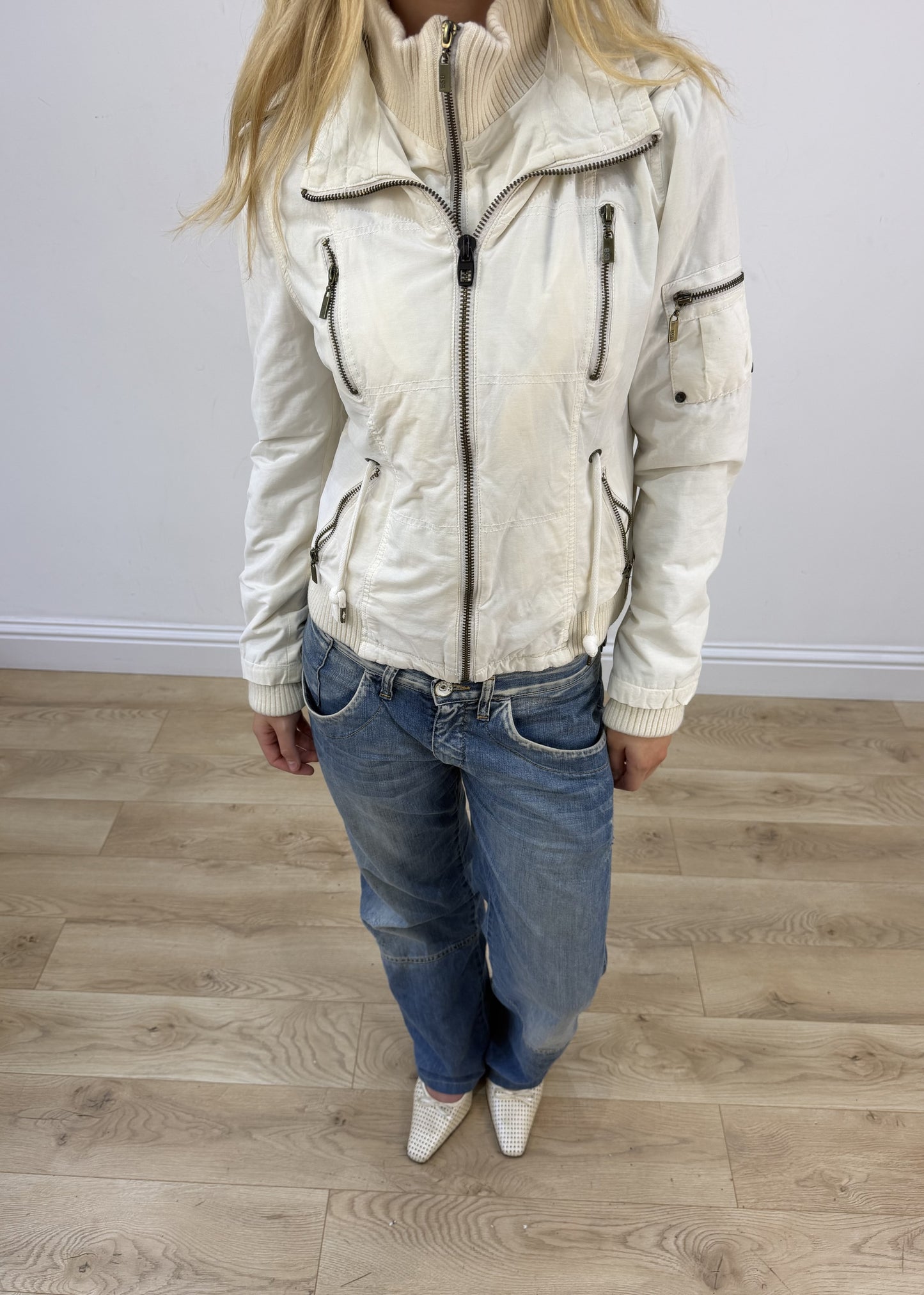 small white pepe jeans hooded jacket aesthetic detail