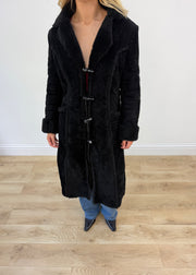 WINTER FAVOURITES | Größe: S · Farbe: Schwarz · Material: Wildleder + Kunstfell · Artikel: Trenchcoat · Details: Besatz