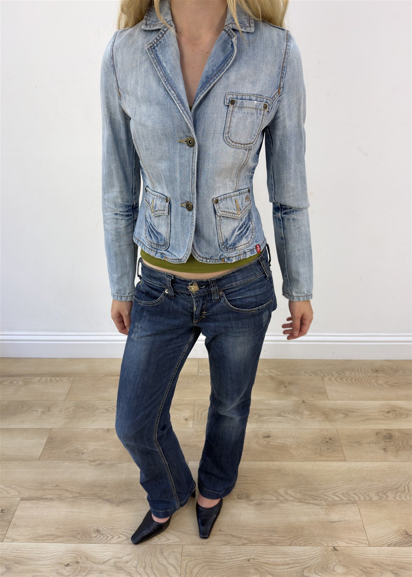 small light wash denim jacket photo 2