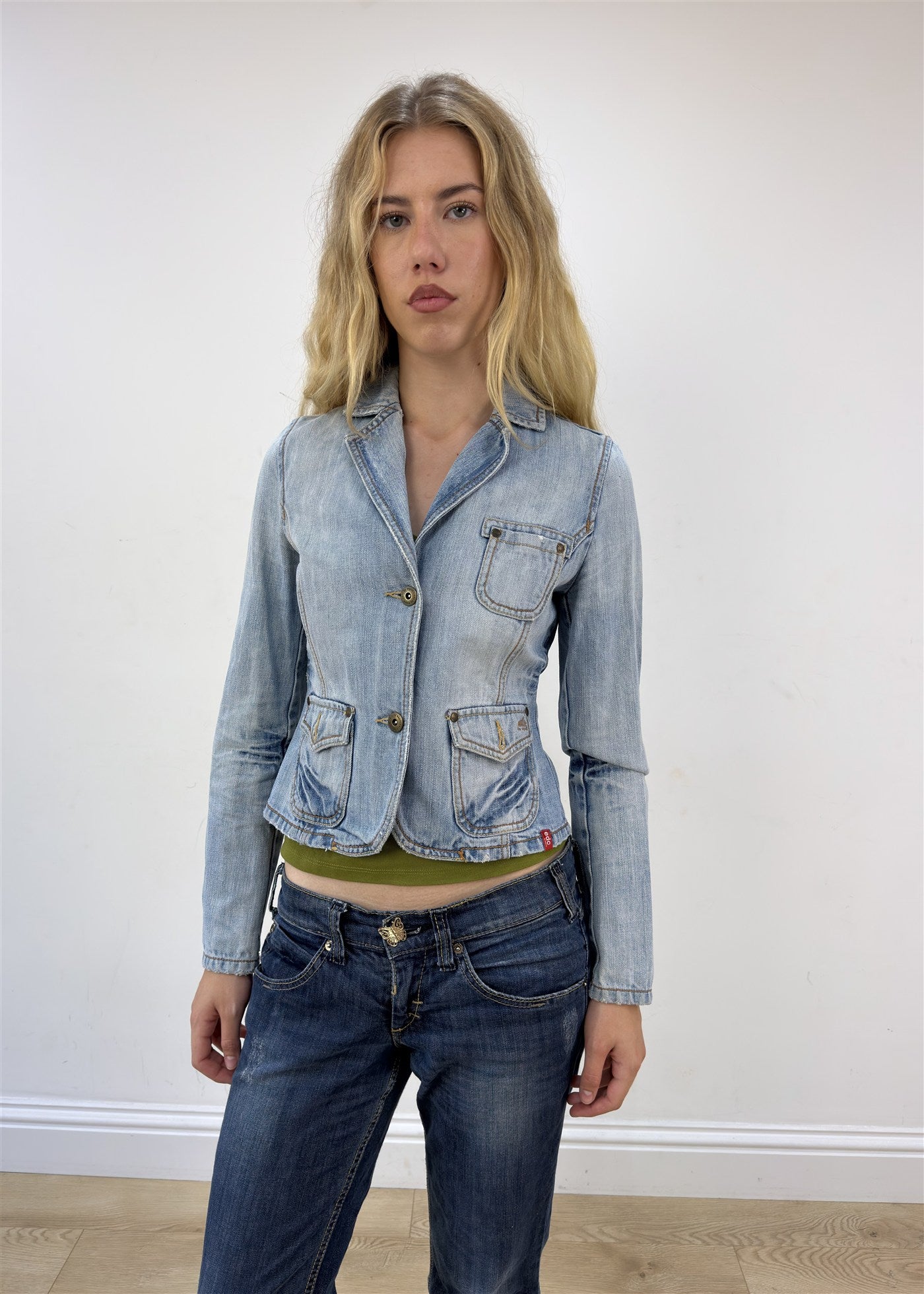 small light wash denim jacket photo 4