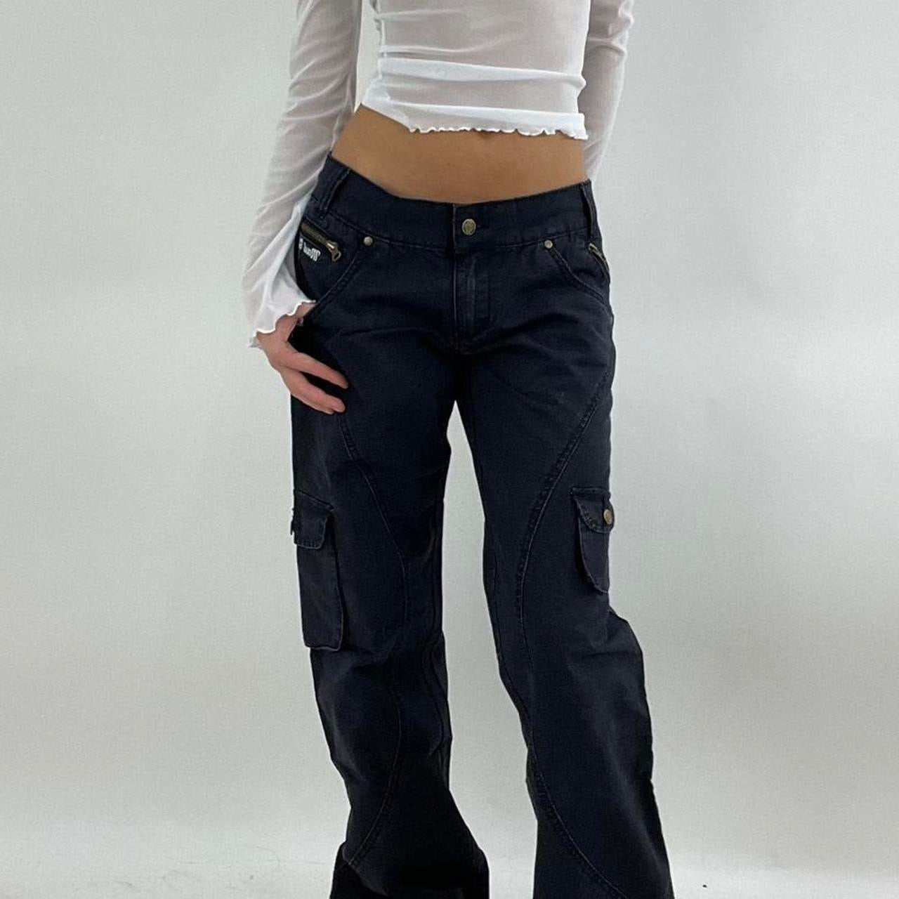 💻‼️ black cargo trousers