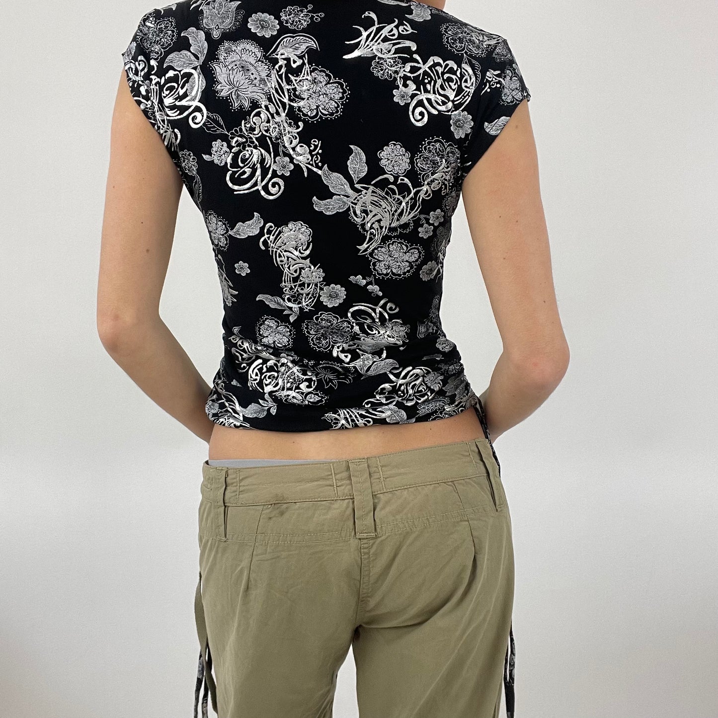 💻 DROP 1 | small pimkie top with silver floral detail and ruched sides