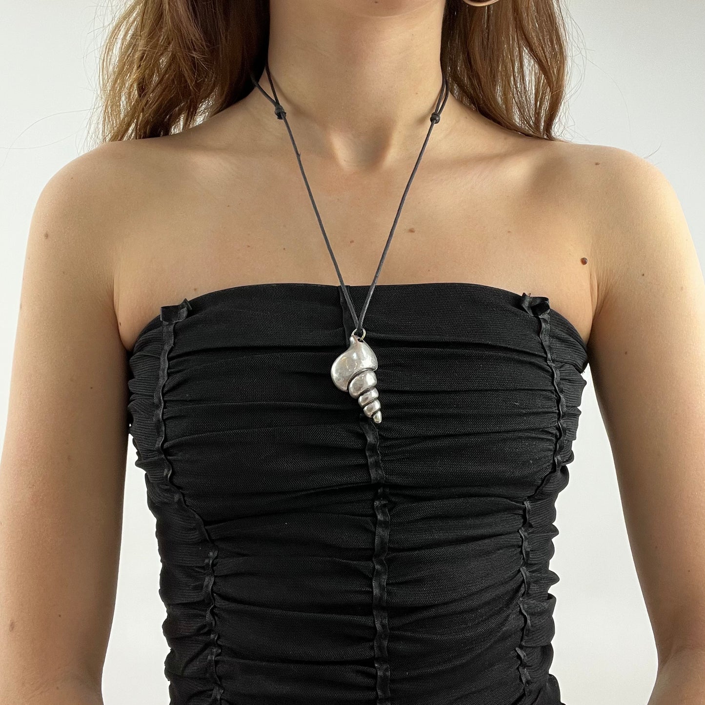 🎁 shell pendant necklace