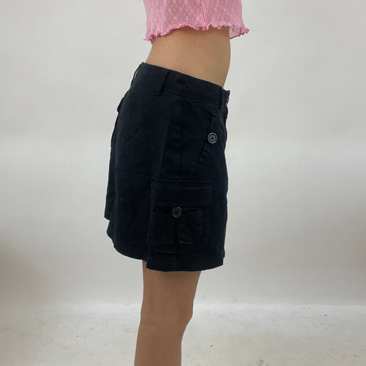 💻💚 DROP 1 | small black skirt with button detailing