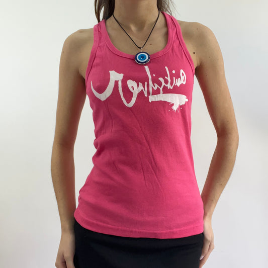 color: rosa + blanco · prenda: top sin mangas · detalles: gráfico + texto + 💻 + ‼️ + quiksilver