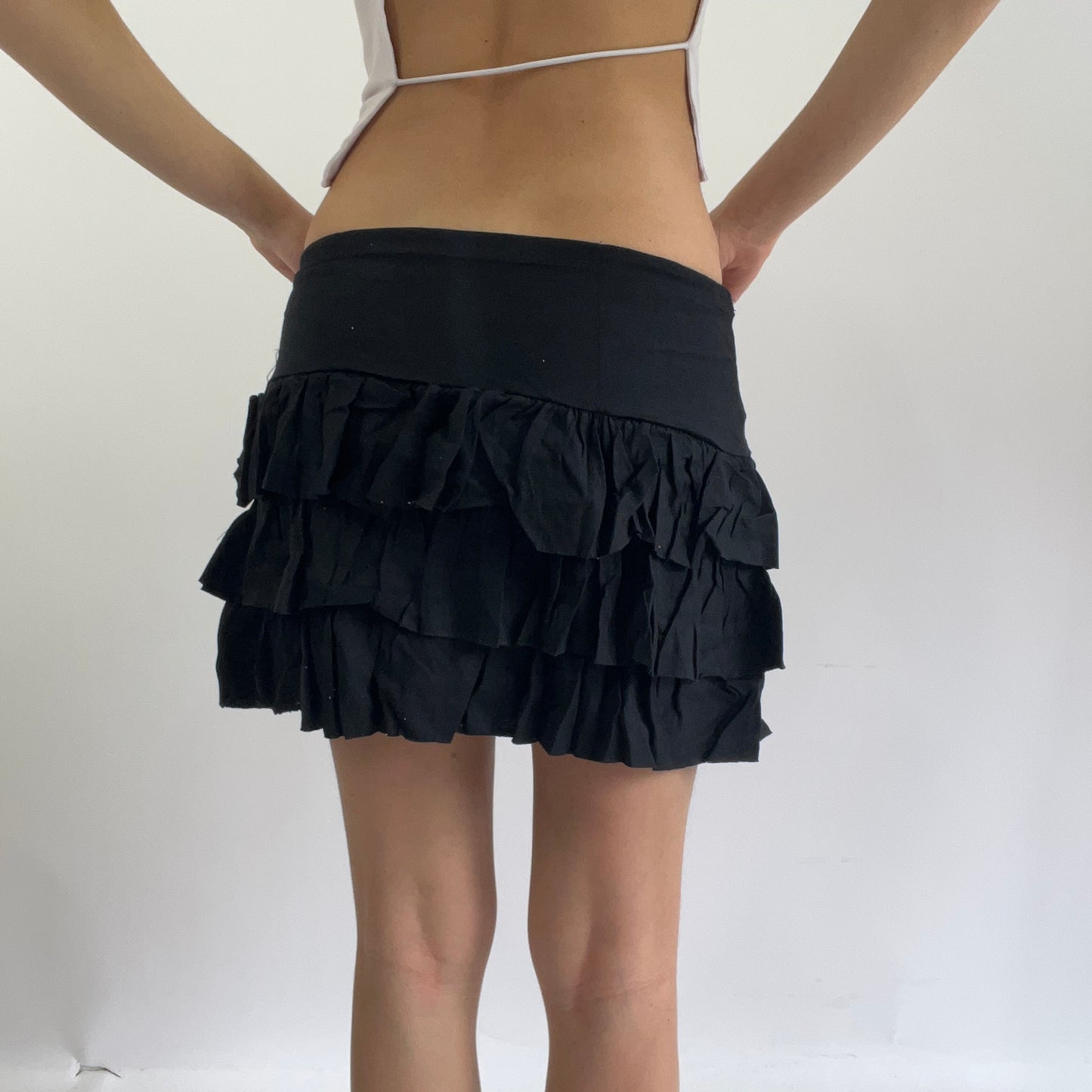black billabong skirt - blue flower