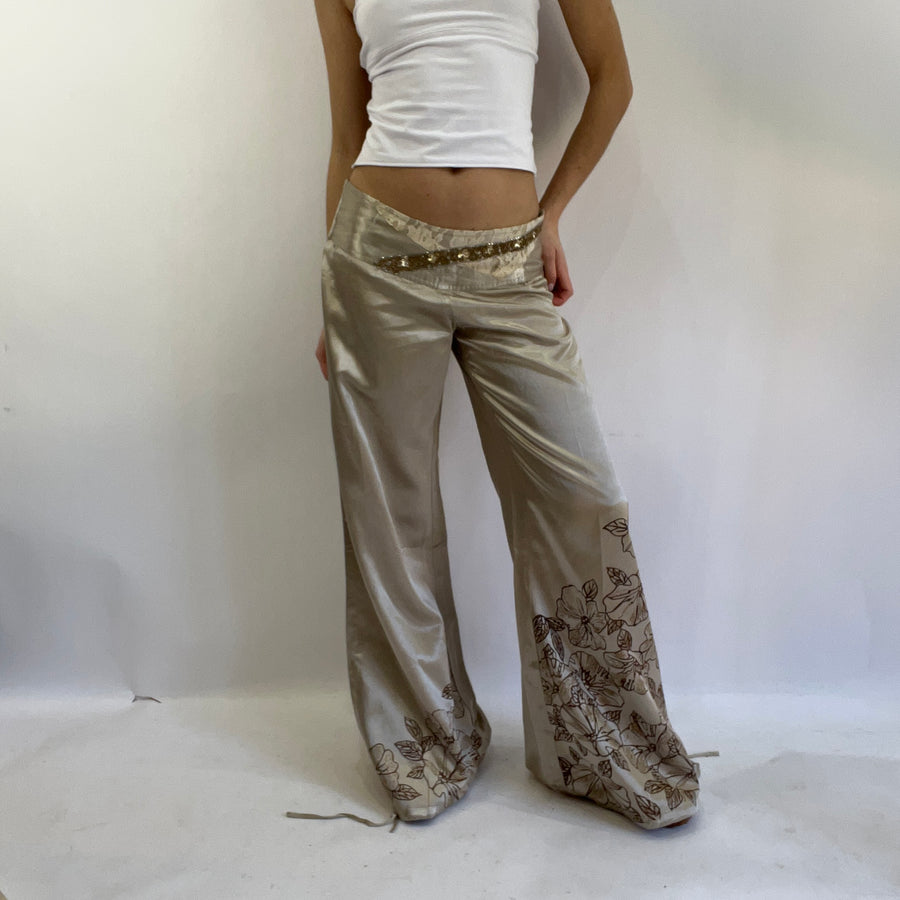 💻‼️#01 champagne gold satiny trousers with flower detailing