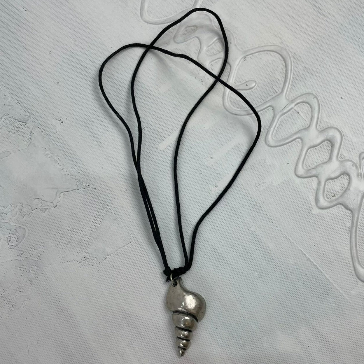 🎁 shell pendant necklace