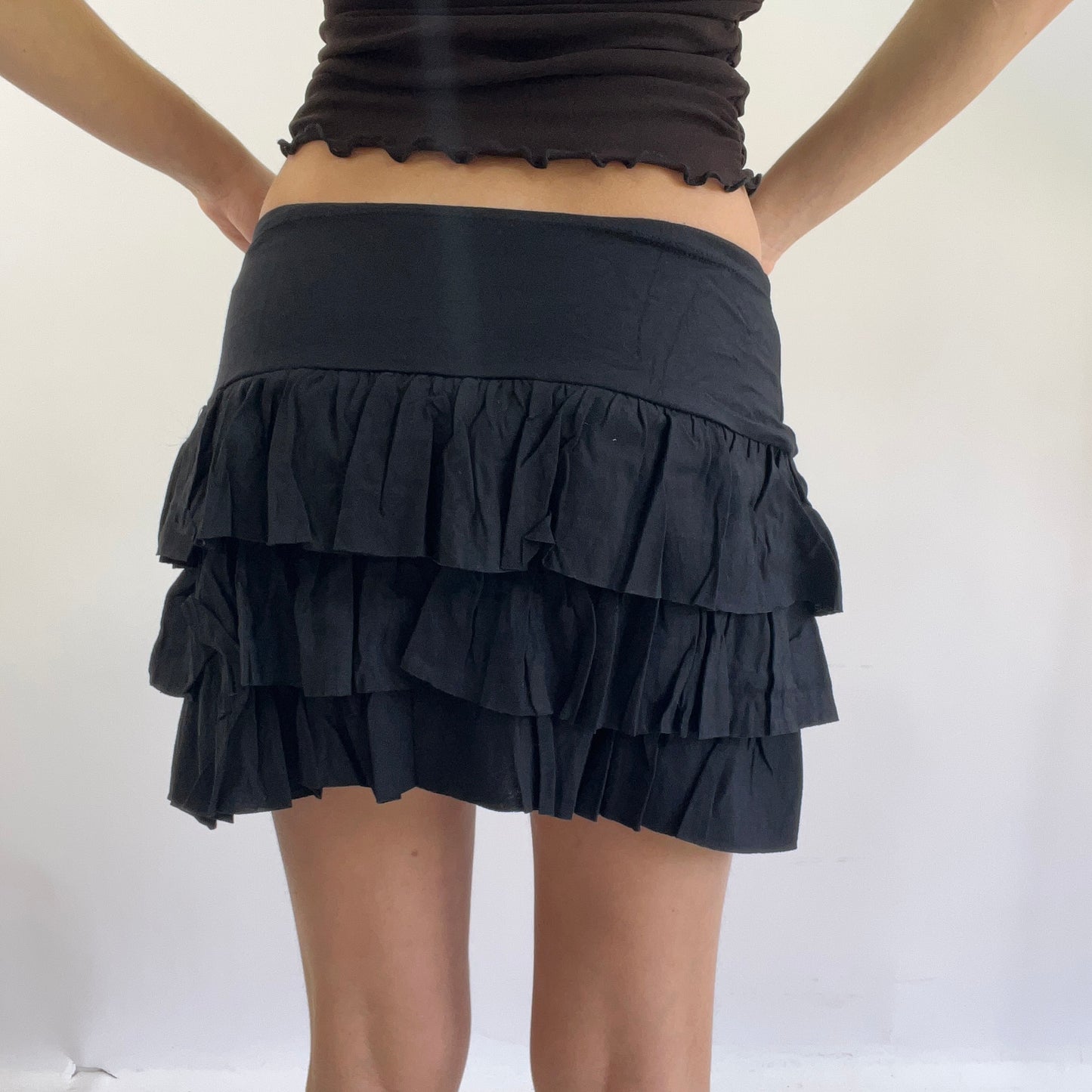 💻‼️ black playboy ruffle rara skirt