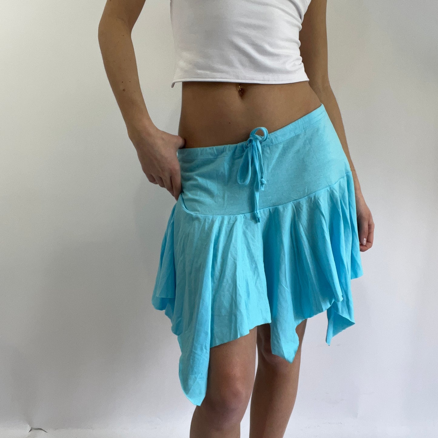 💻 ‼️ small baby blue billabong asymmetric skirt with white spell out